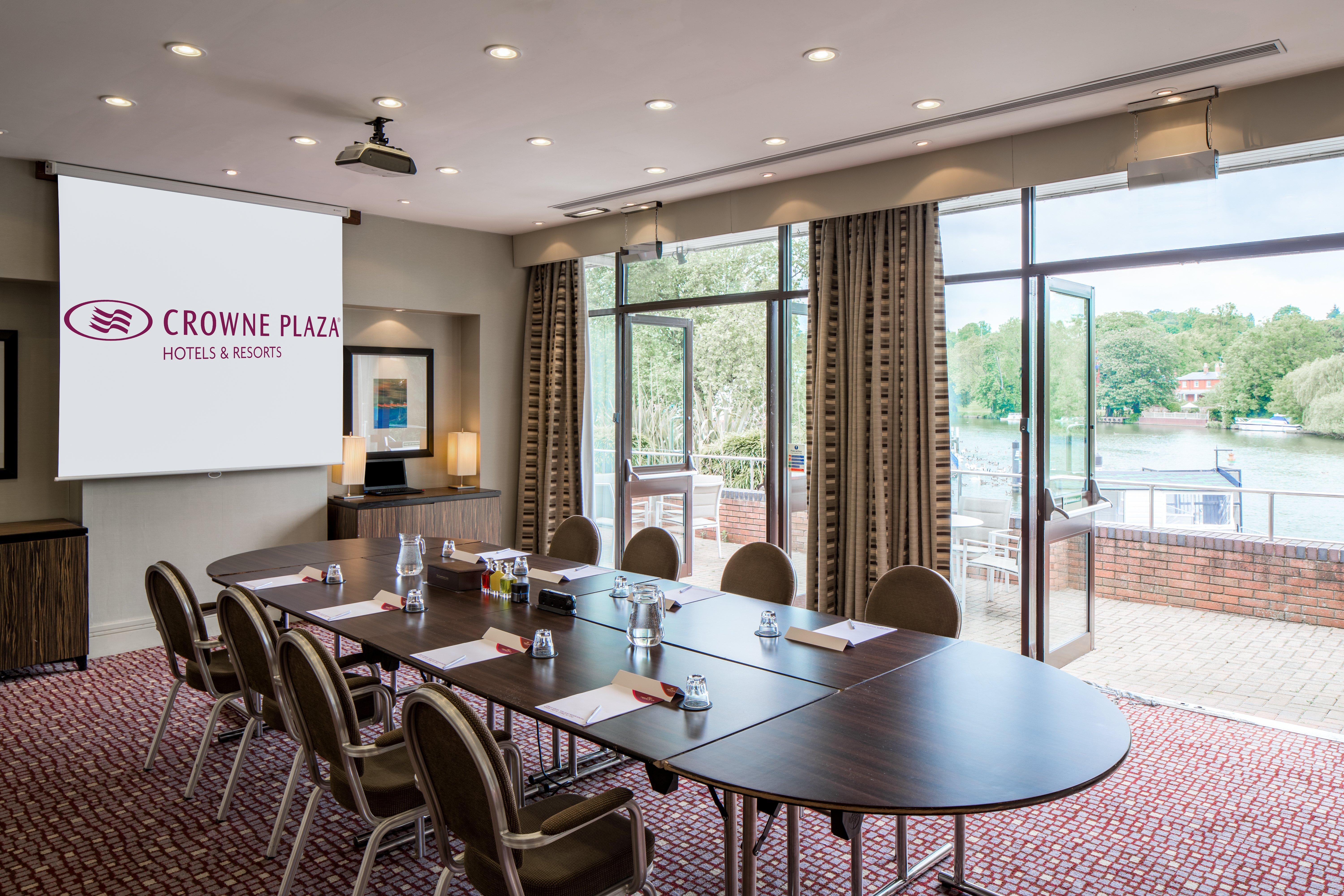 Crowne Plaza Reading Hotel Buitenkant foto
