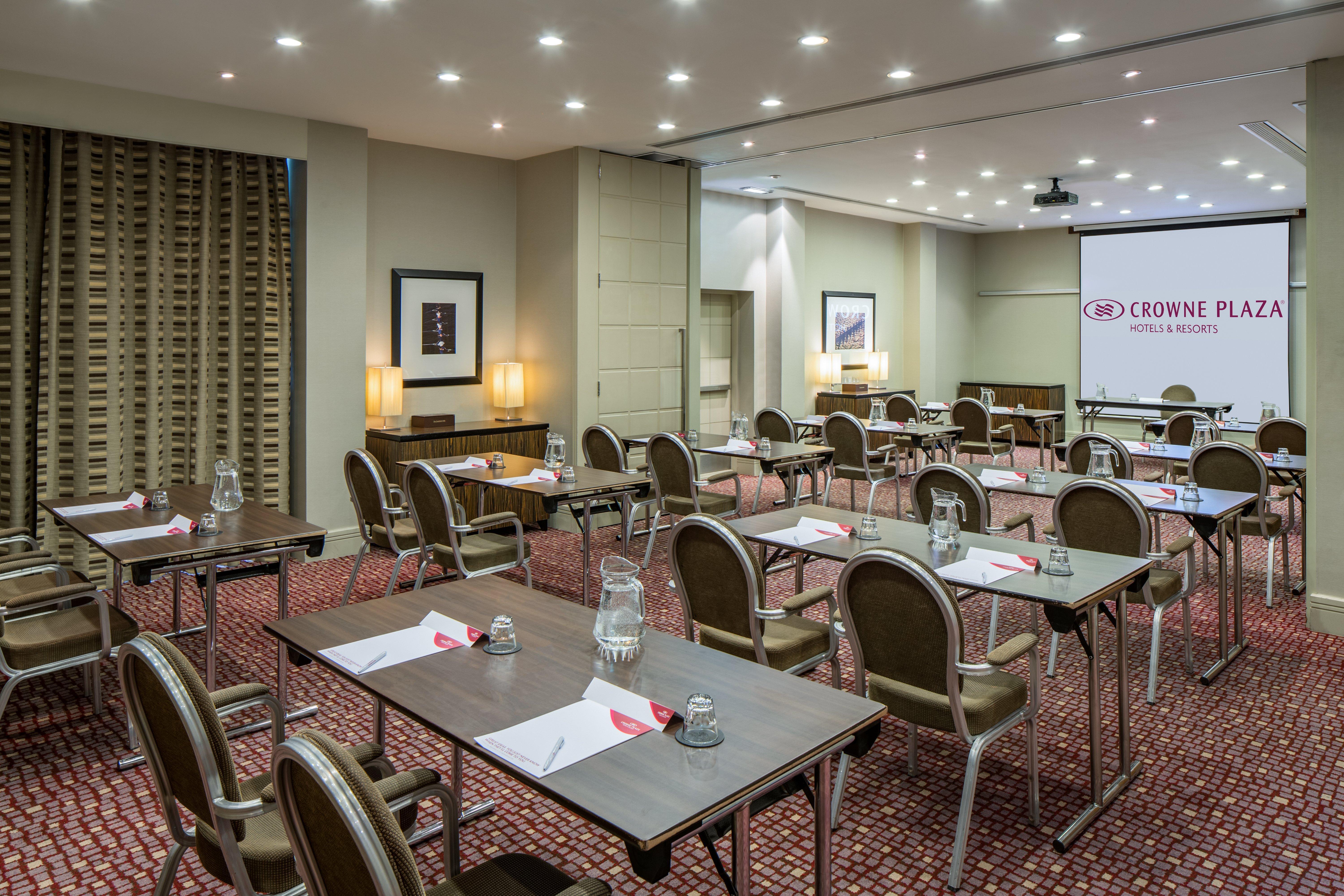 Crowne Plaza Reading Hotel Buitenkant foto