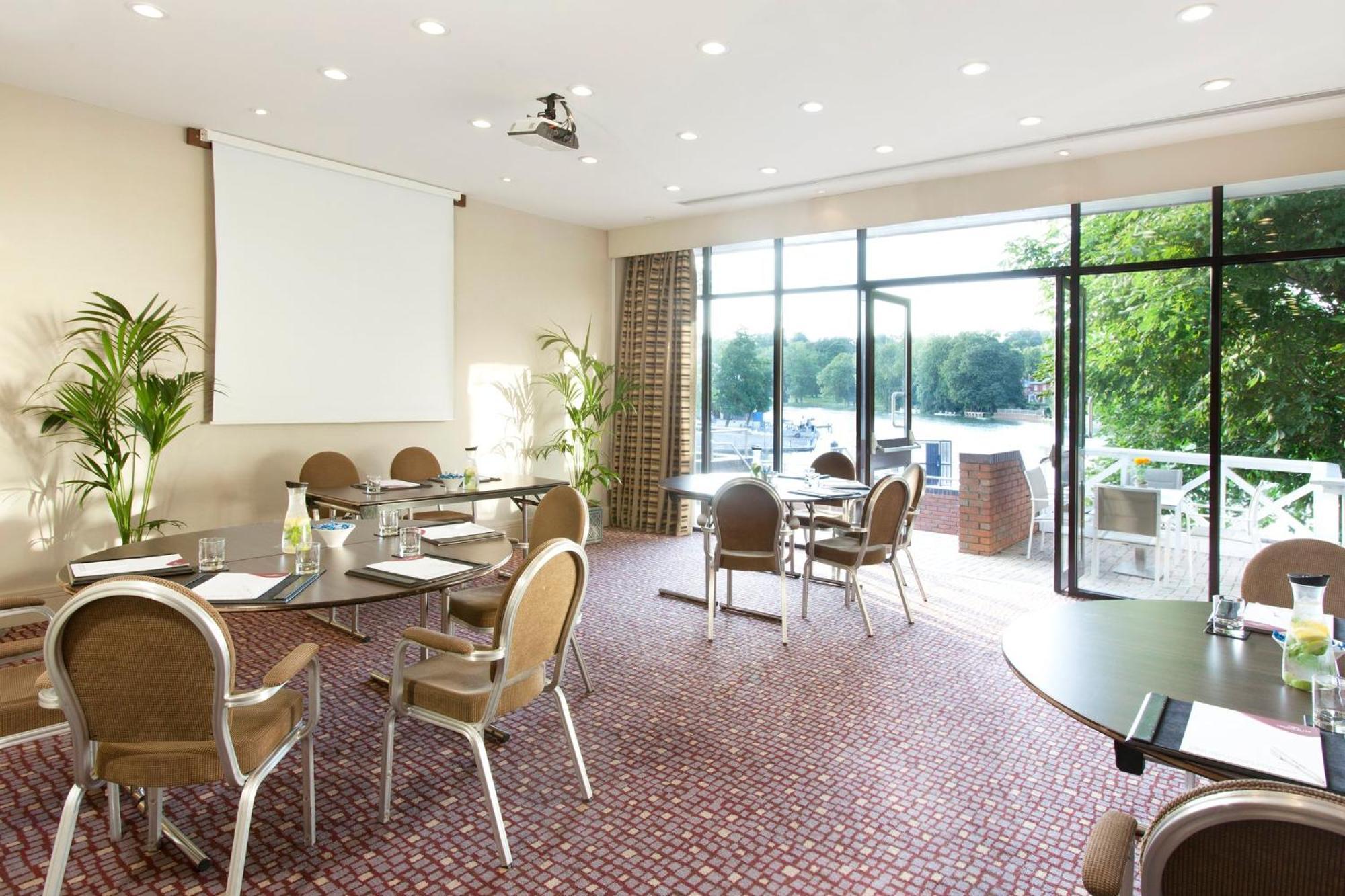 Crowne Plaza Reading Hotel Buitenkant foto