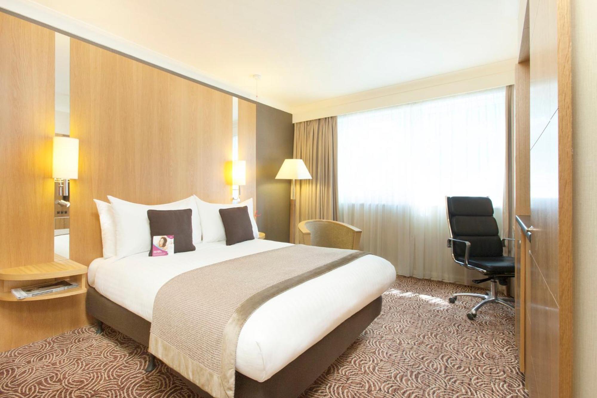 Crowne Plaza Reading Hotel Buitenkant foto